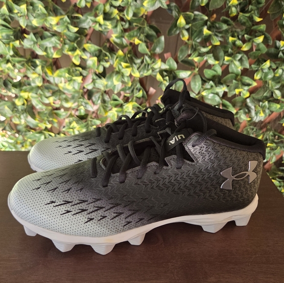 Under Armour Spotlight Franchise 4.0 RM Football Cleats Black White Men's 10.5 - Picture 1 of 11